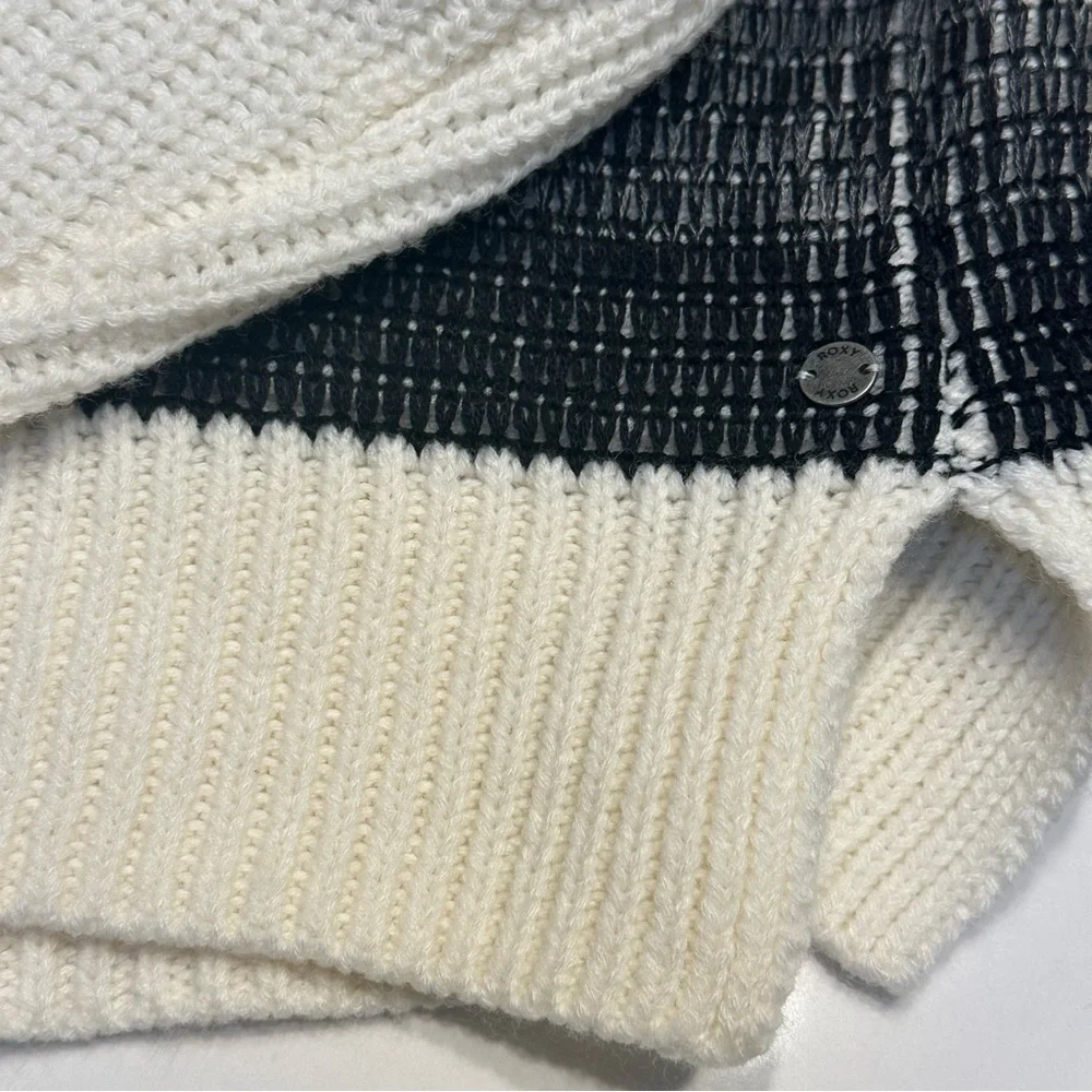 Roxy Ombre Color Block Turtleneck Knit Sweater | M - Picture 7 of 8